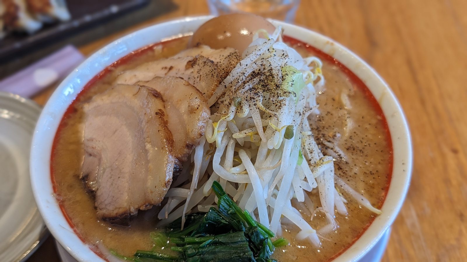 Provar sushi e ramen locais