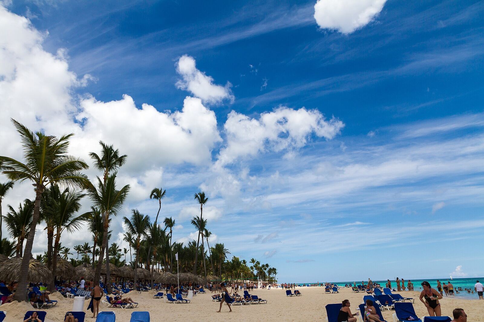 Praia de areia branca em Punta Cana, República Dominicana